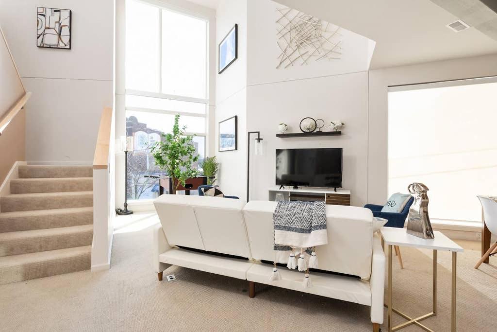 Two Modern Penthouses On Mass By Cozysuites Indianapolis Exteriör bild