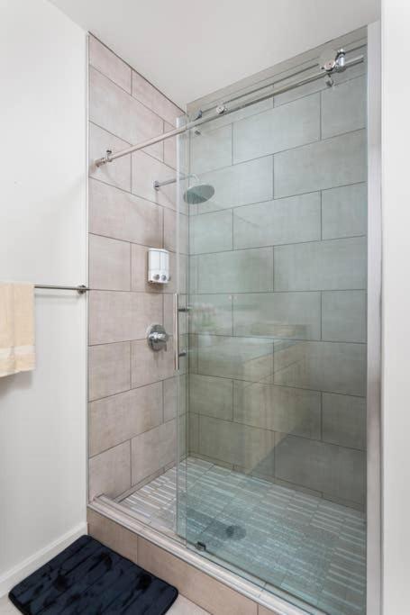 Two Modern Penthouses On Mass By Cozysuites Indianapolis Exteriör bild